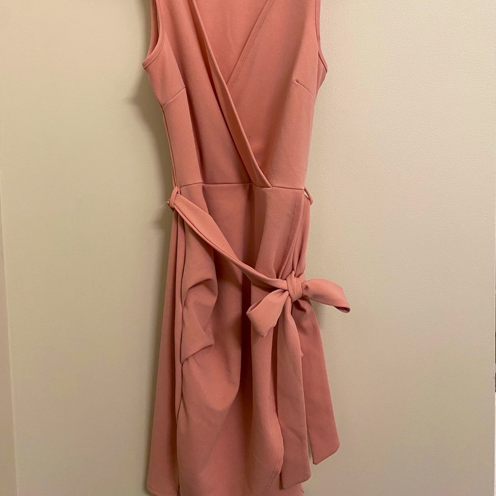 Dress with ruching and tie front